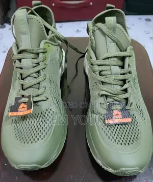 
ለጤና ተስማሚ ክብደት የሌለው ጠንካራ ጫማ