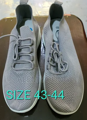 ለጤና ተስማሚ ክብደት የሌለው ጠንካራ ጫማ