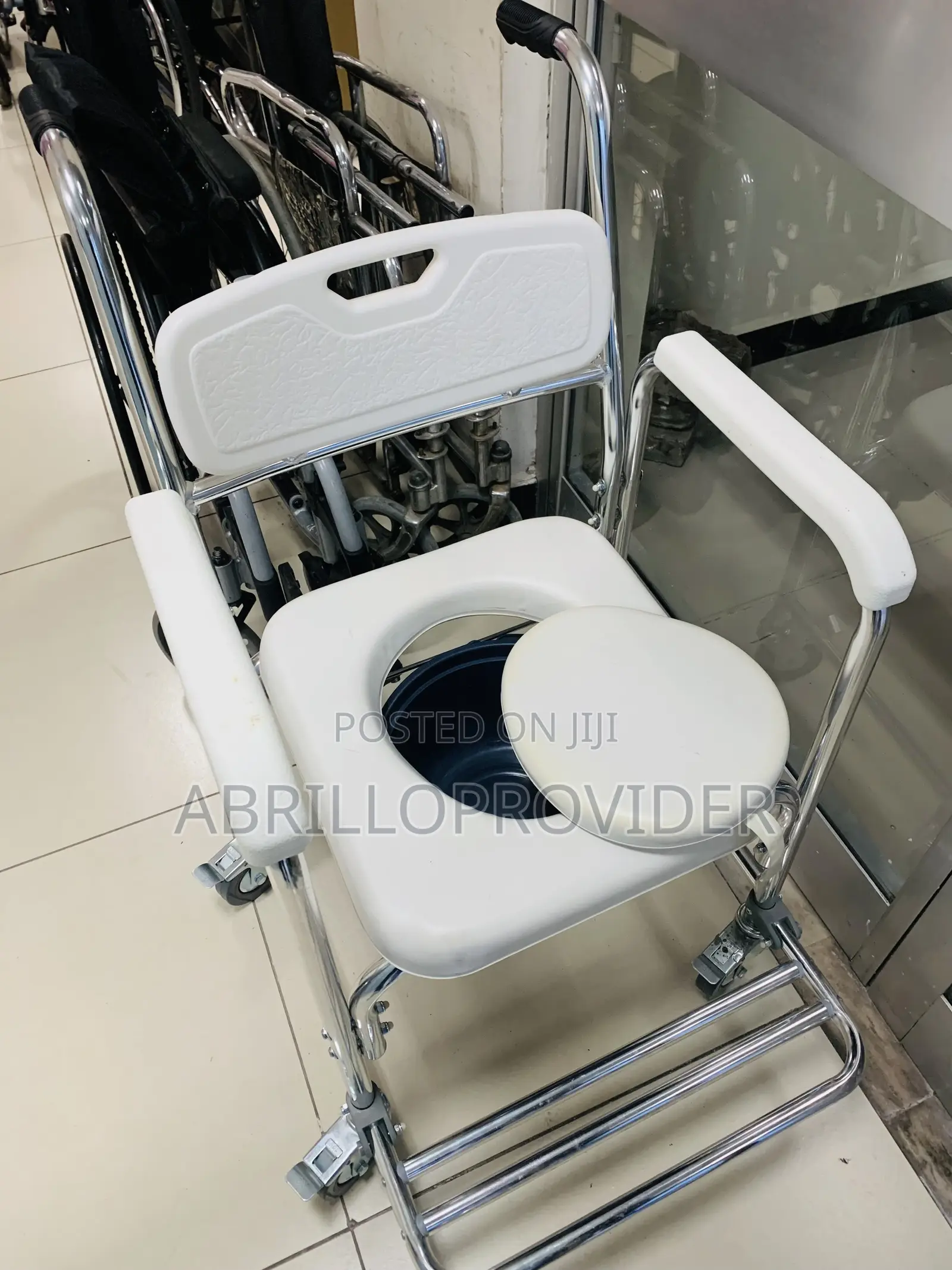 Toilet Wheelchair390wheelchair2;4wheelchair2:3wheelchair3;4