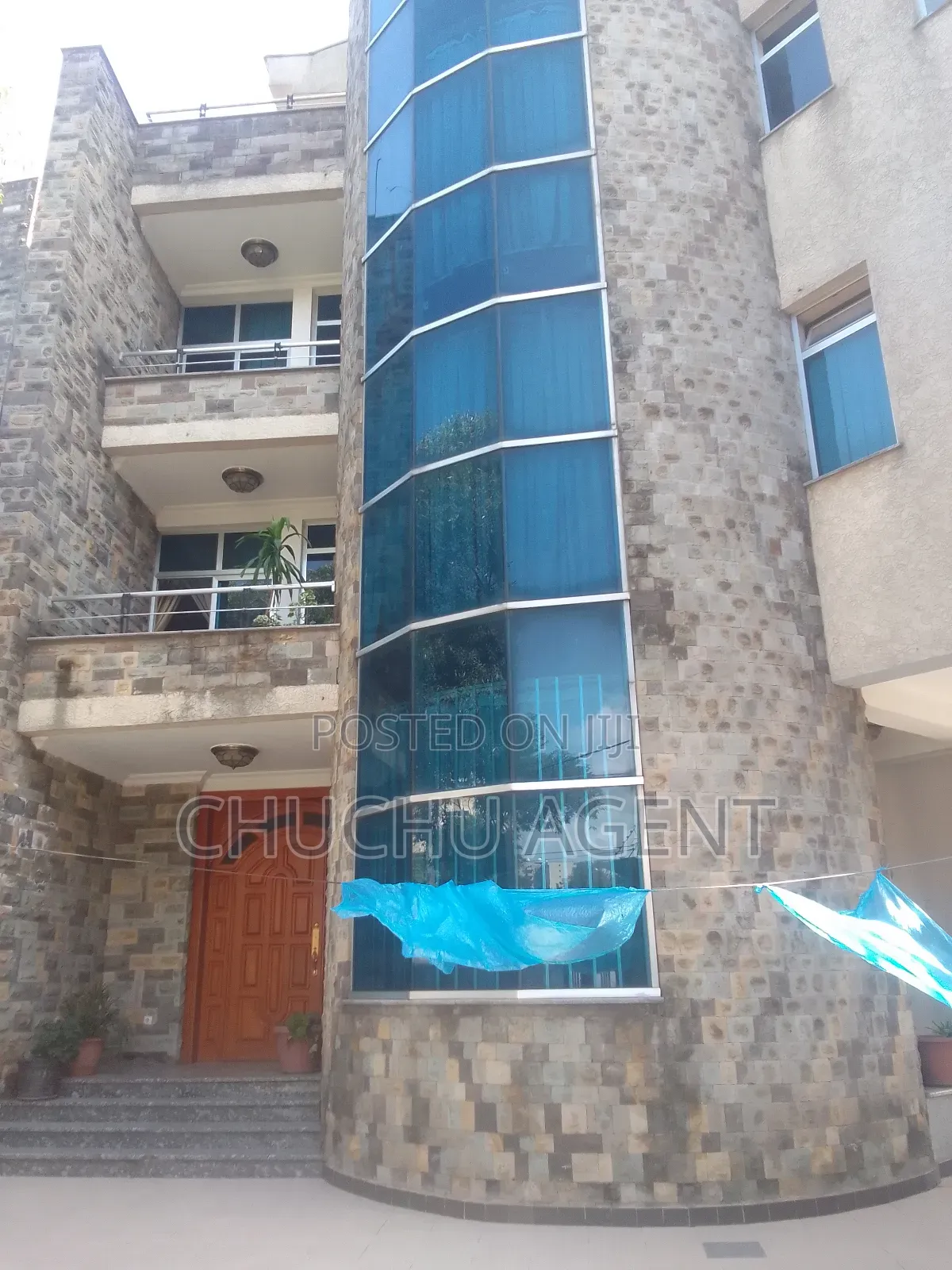 8bdrm House in Bole for rent