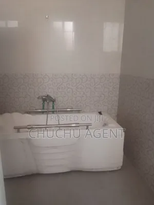 8bdrm House in Bole for rent