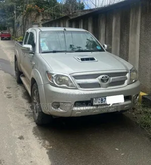 Photo - Toyota Hilux 2.5 D-4D Extra Cab 2008 Silver
