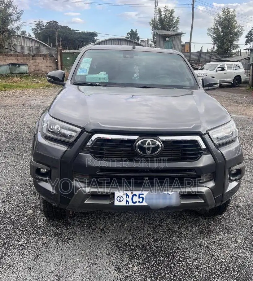 Toyota Hilux 2021 Gray