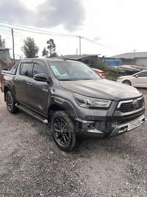 Toyota Hilux 2021 Gray