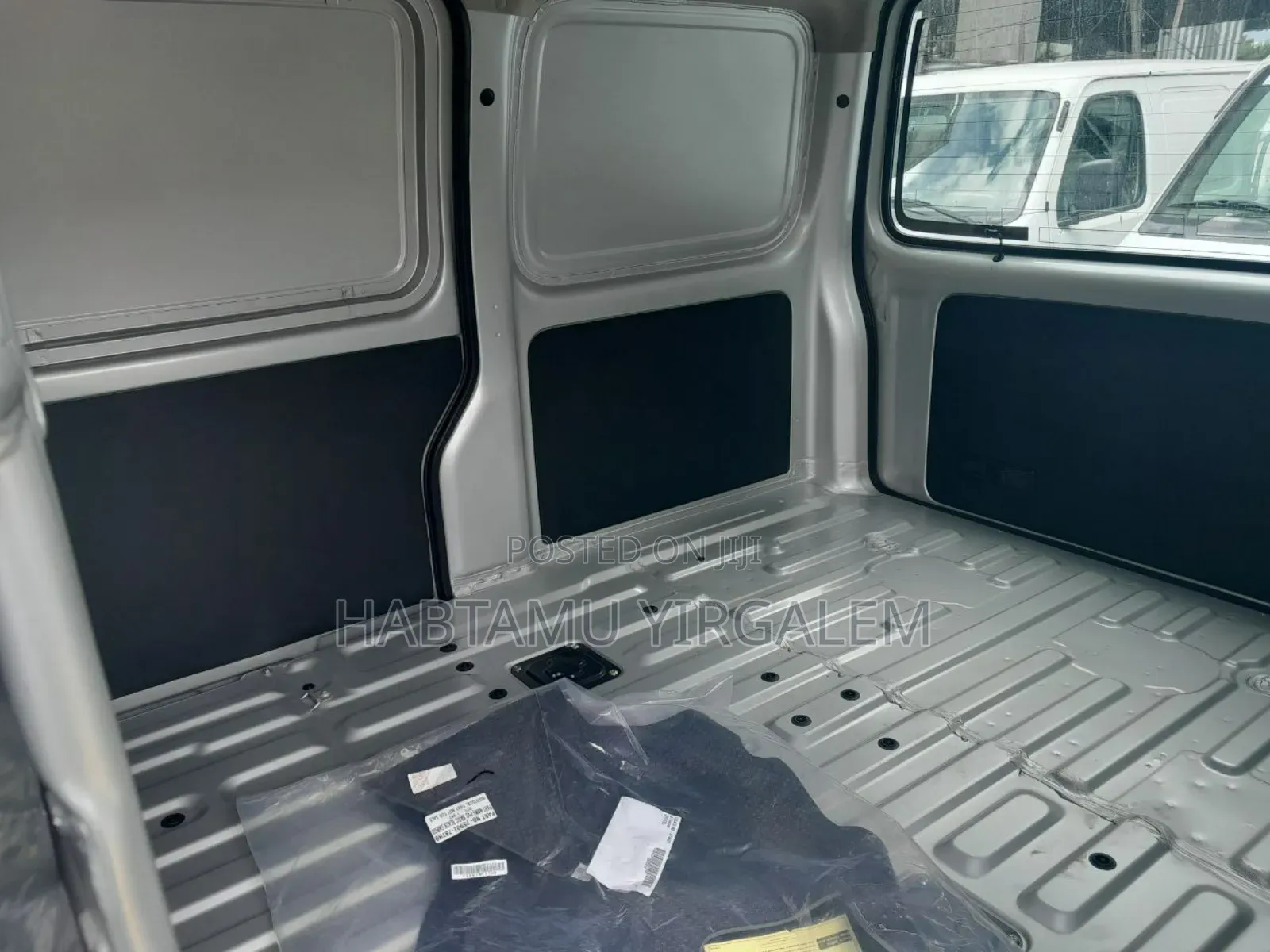 New Suzuki Eeco 2024 Silver