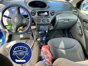 Toyota Vitz 2003 Blue