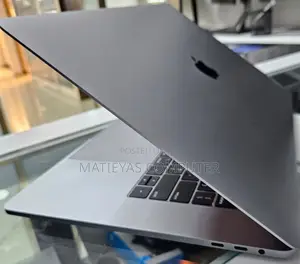 Photo - New Laptop Apple MacBook Pro 2019 16GB Intel Core I9 SSD 1T