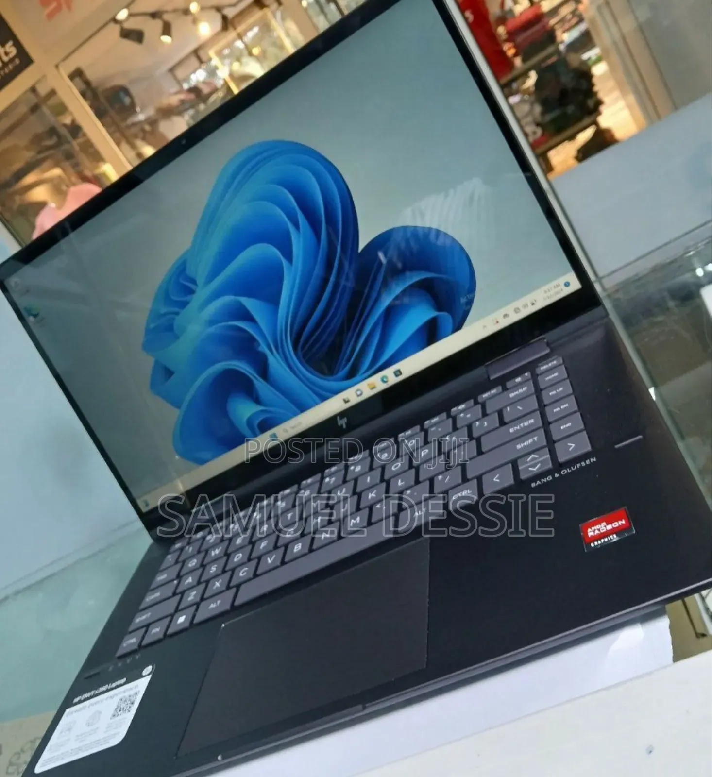 New Laptop HP Envy X360 8GB AMD Ryzen 5 SSD 512GB