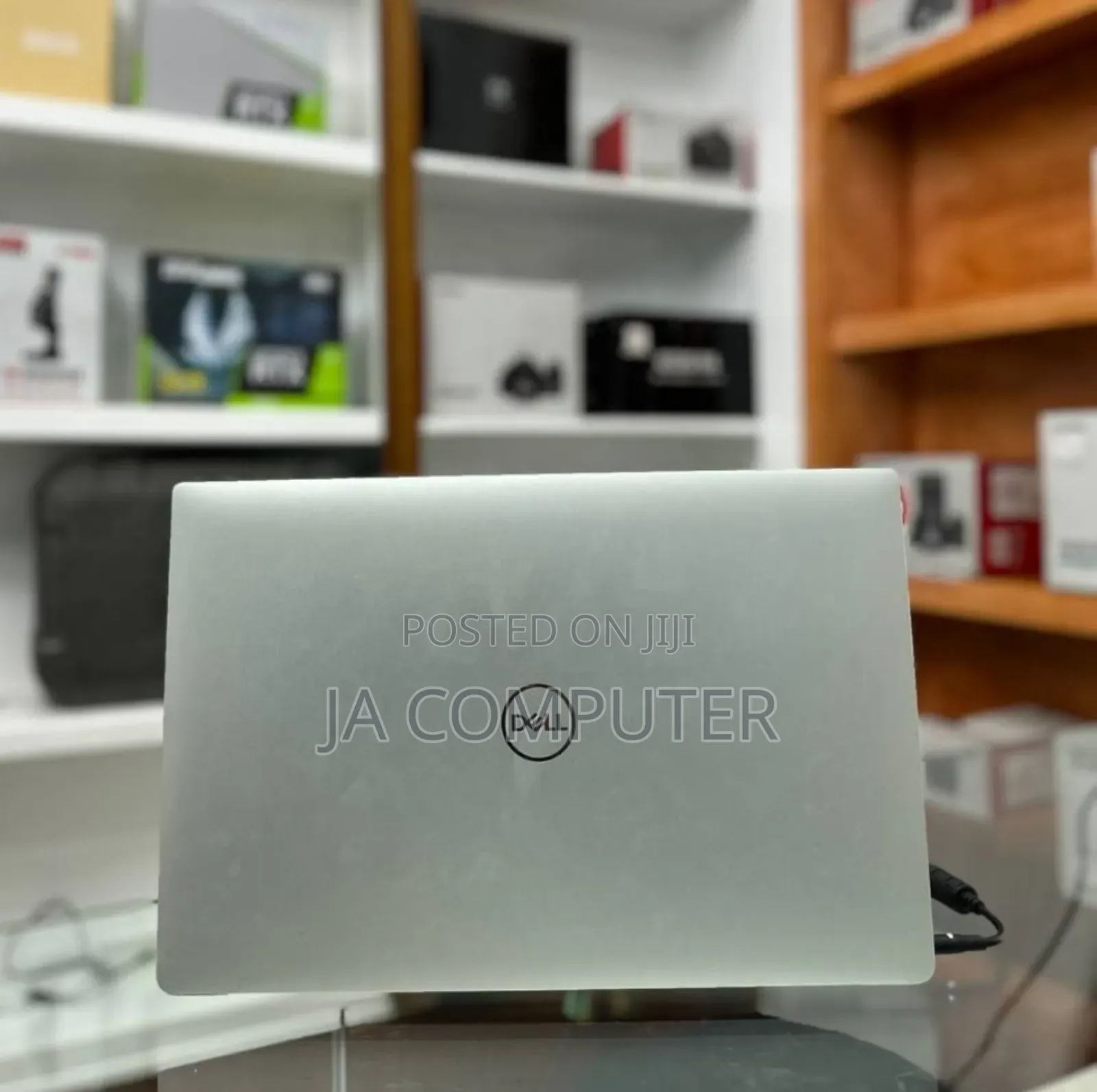 New Laptop Dell Precision 15 7550 16GB Intel Core I7 SSD 512GB