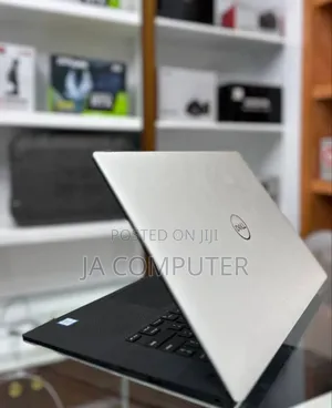 New Laptop Dell Precision 15 7550 16GB Intel Core I7 SSD 512GB