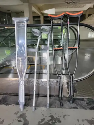 Photo - Under Arm Crutches Aluminium Crutches0₩Crutches1€Crutches#•
