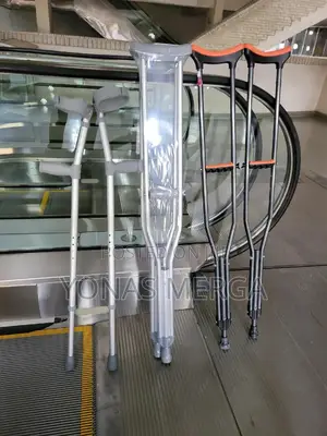 Photo - Rubber Tip for Better Grip Crutches፪0bilateral Crutches፴¢