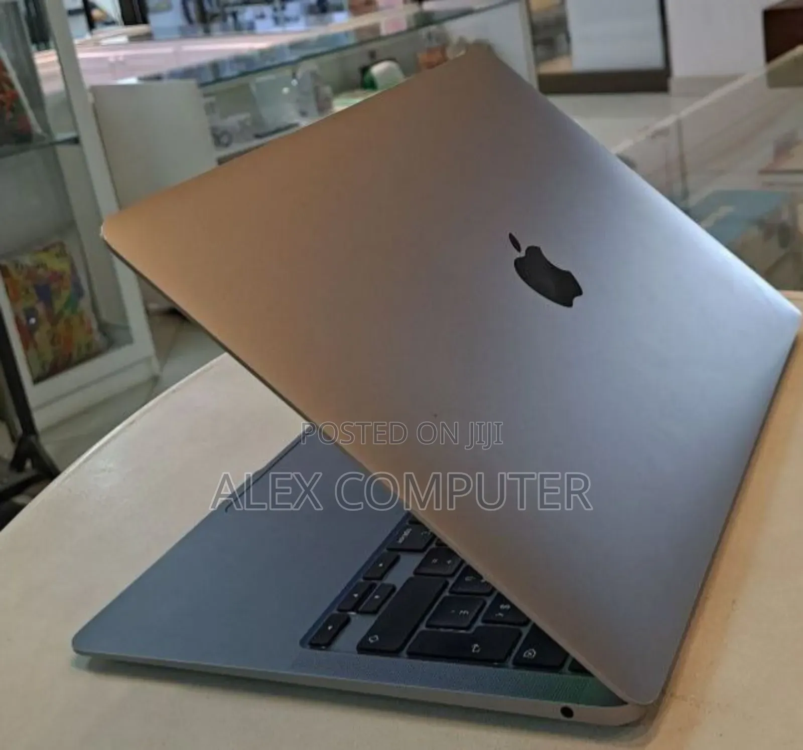New Laptop Apple MacBook Air 2020 M1 8GB Intel Core I5 SSD 256GB