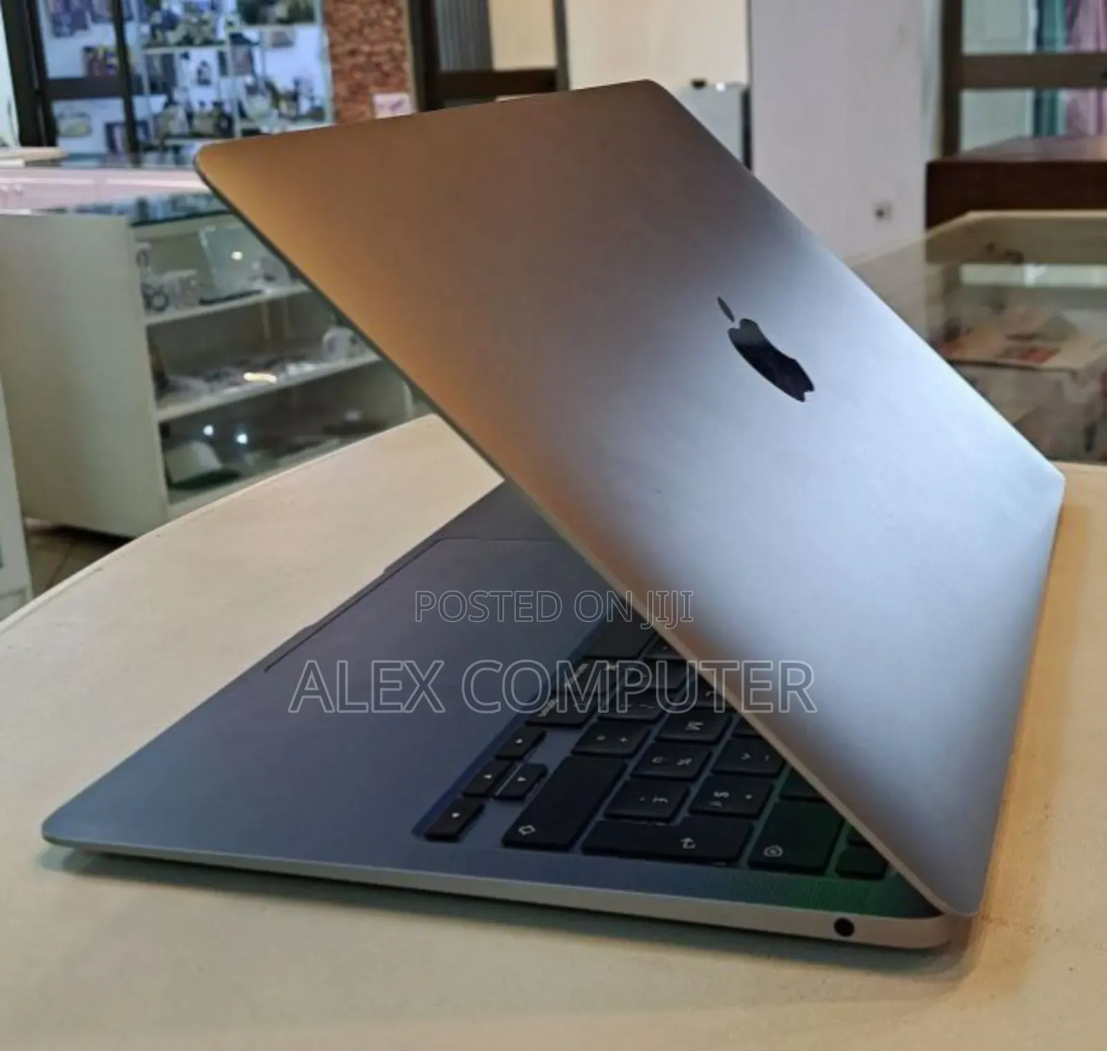 New Laptop Apple MacBook Air 2020 M1 8GB Intel Core I5 SSD 256GB