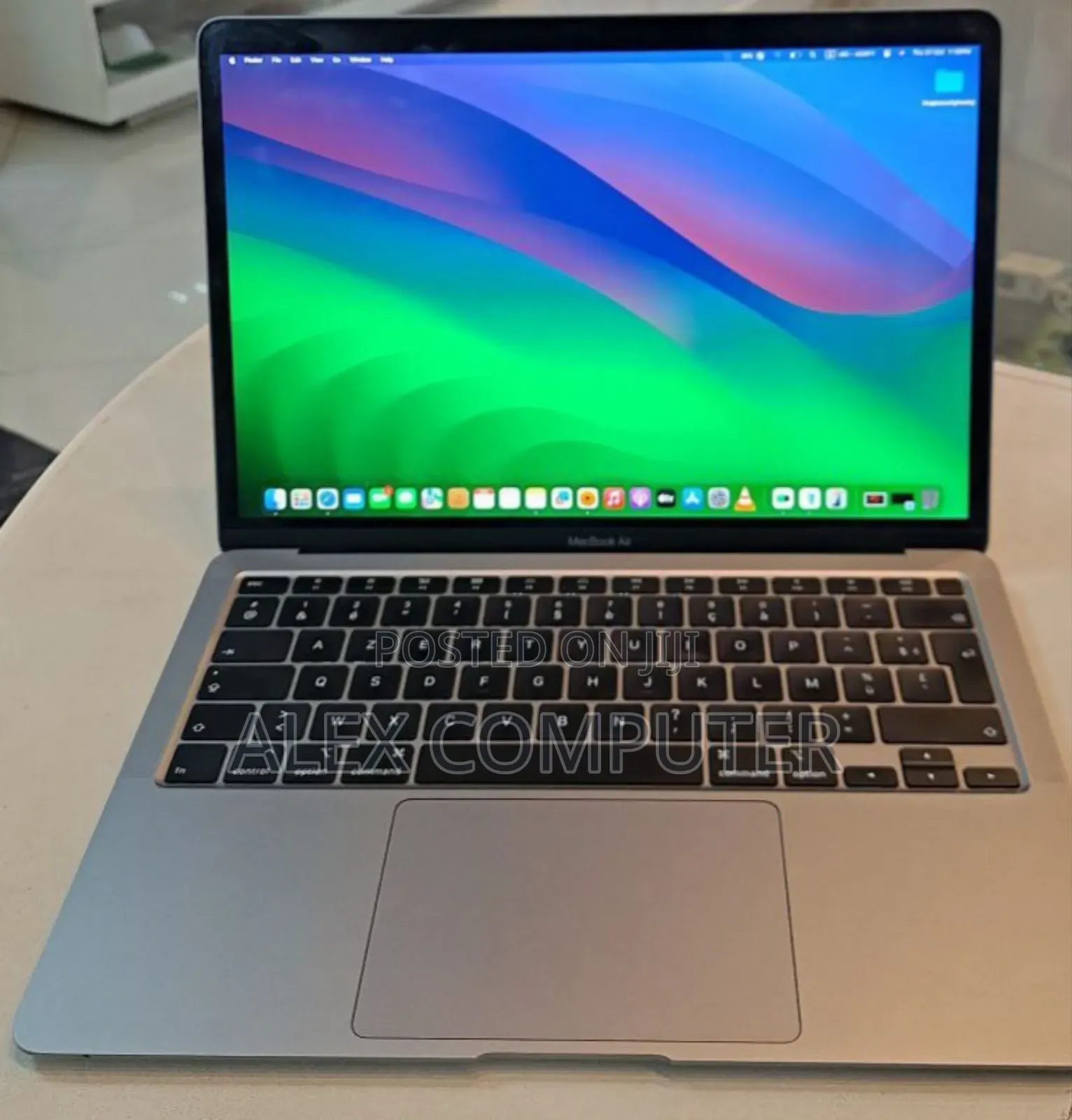 New Laptop Apple MacBook Air 2020 M1 8GB Intel Core I5 SSD 256GB