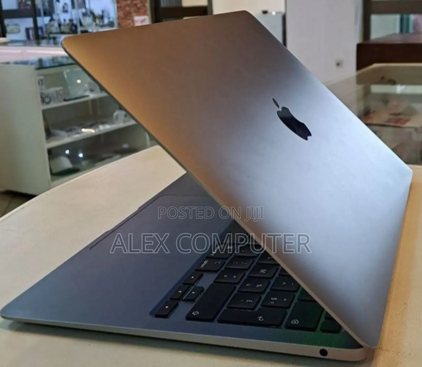 New Laptop Apple MacBook Air 2020 M1 8GB Intel Core I5 SSD 256GB