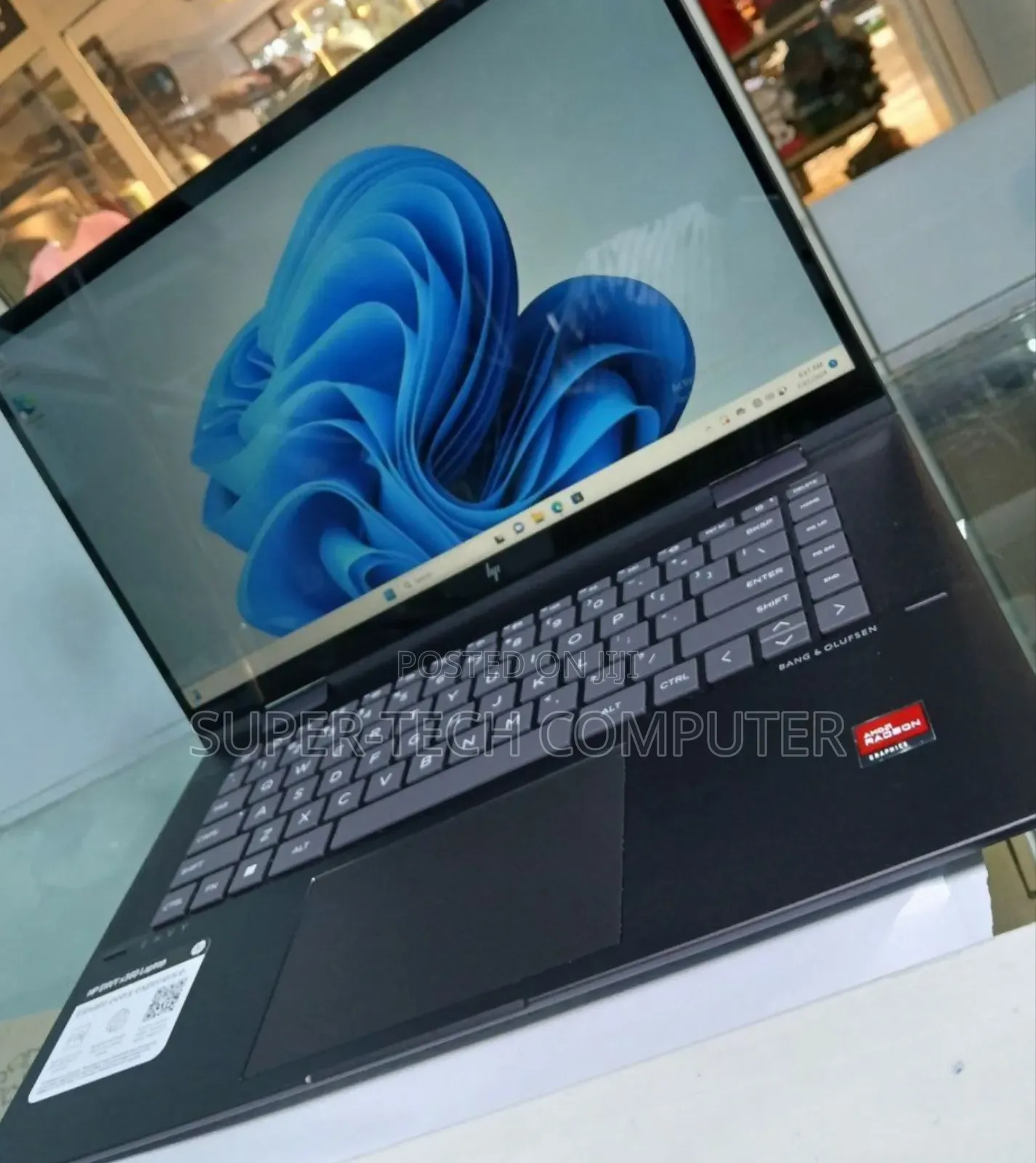 New Laptop HP Envy X360 8GB AMD Ryzen 5 SSD 512GB