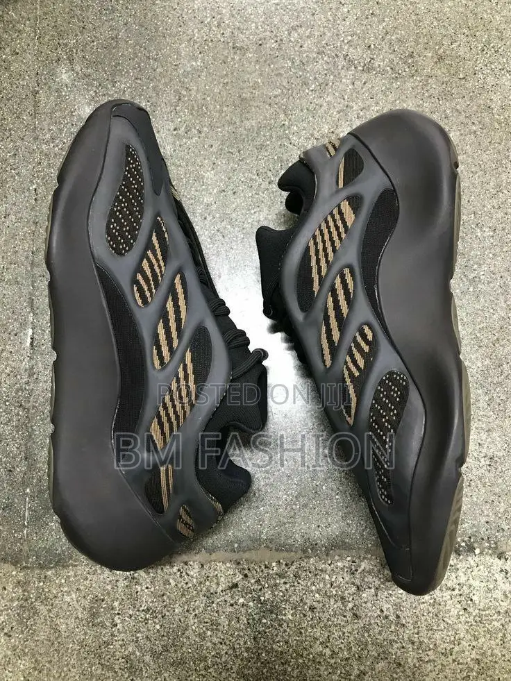 Yeezy 700 Adidas