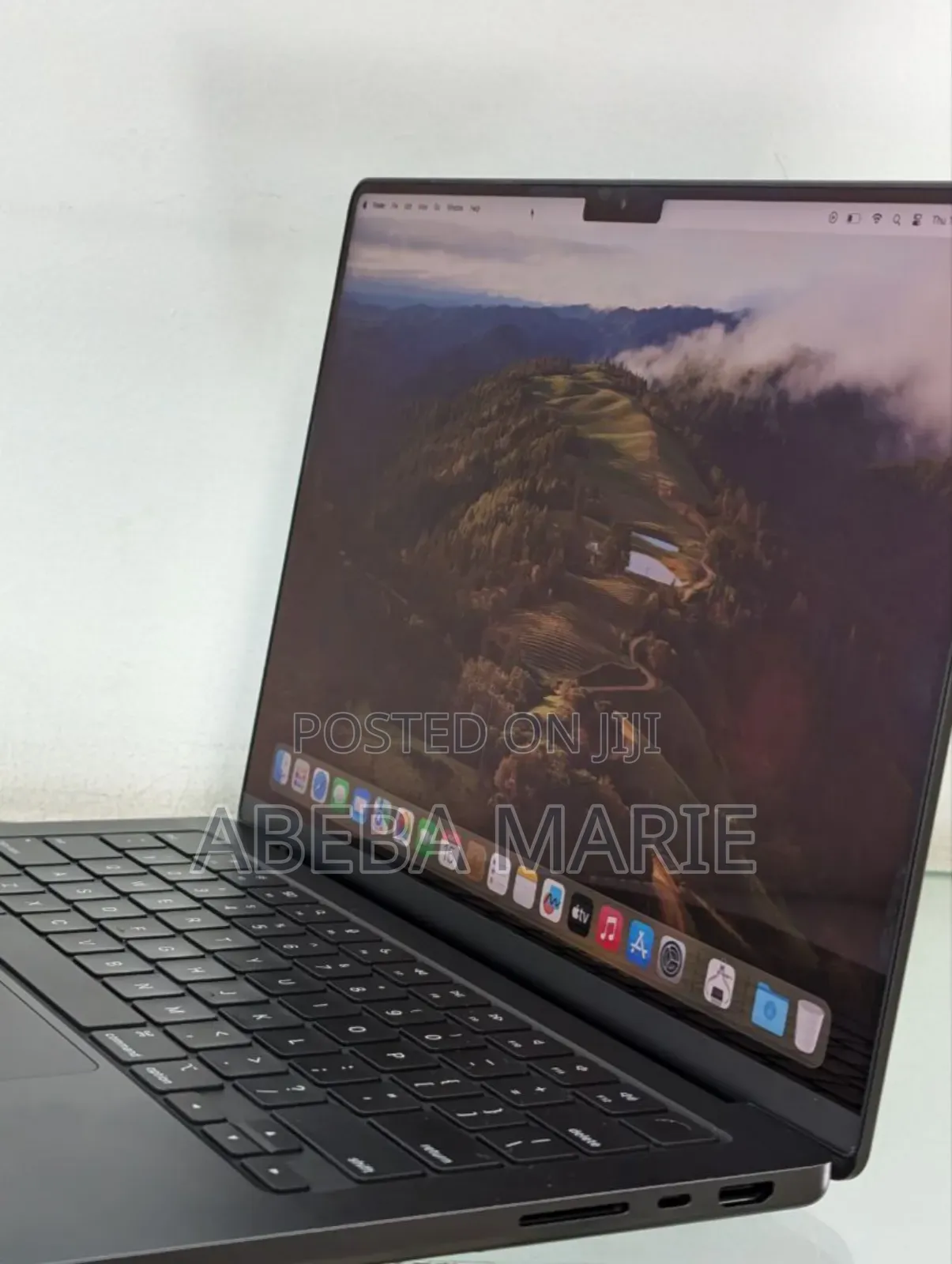 New Laptop Apple MacBook 18GB Apple M3 Pro SSD 512GB