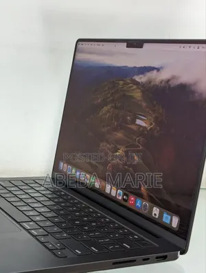 New Laptop Apple MacBook 18GB Apple M3 Pro SSD 512GB