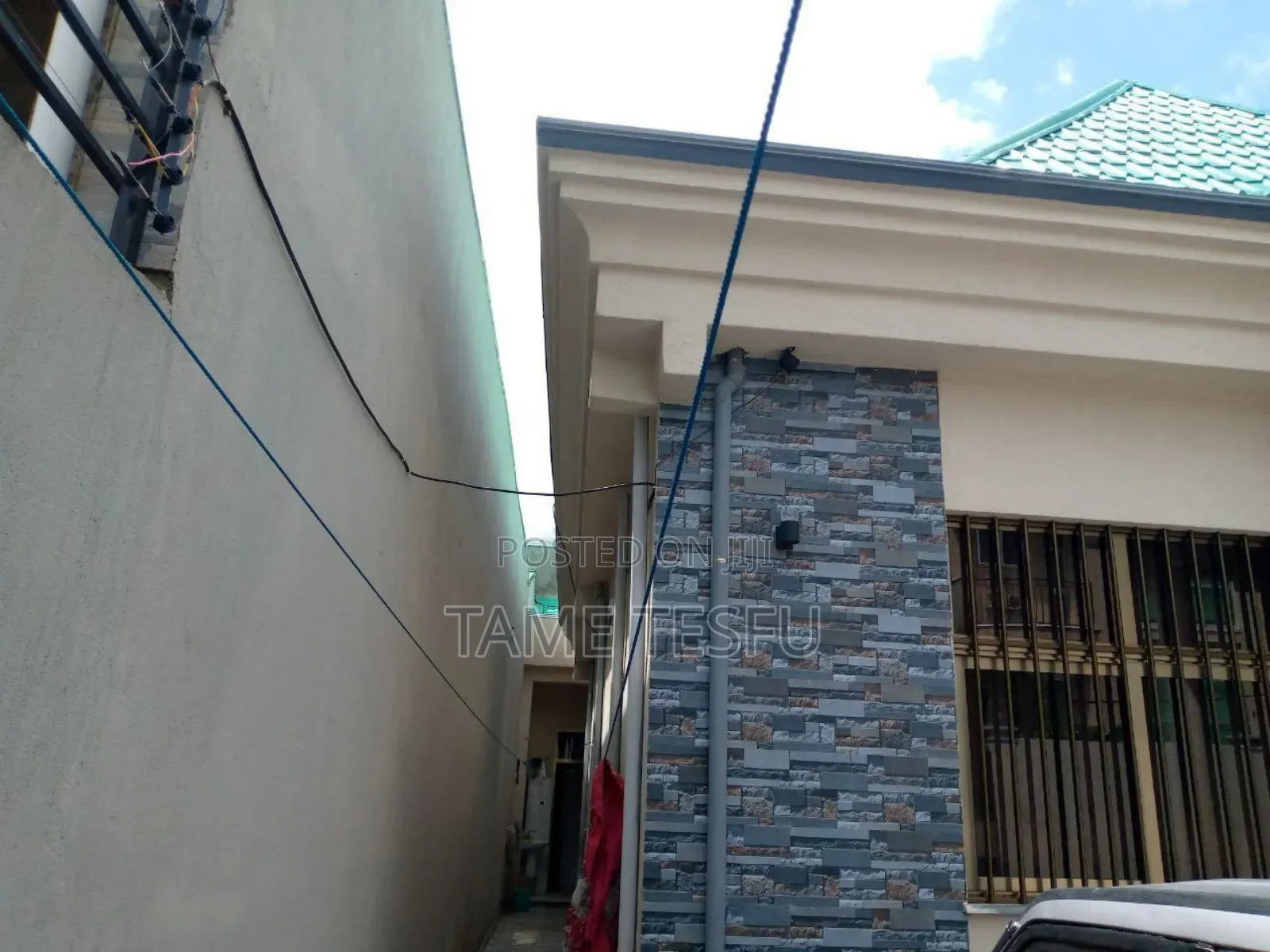 Furnished 3bdrm House in Summmit, Bole for sale