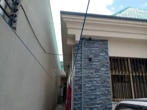 Furnished 3bdrm House in Summmit, Bole for sale