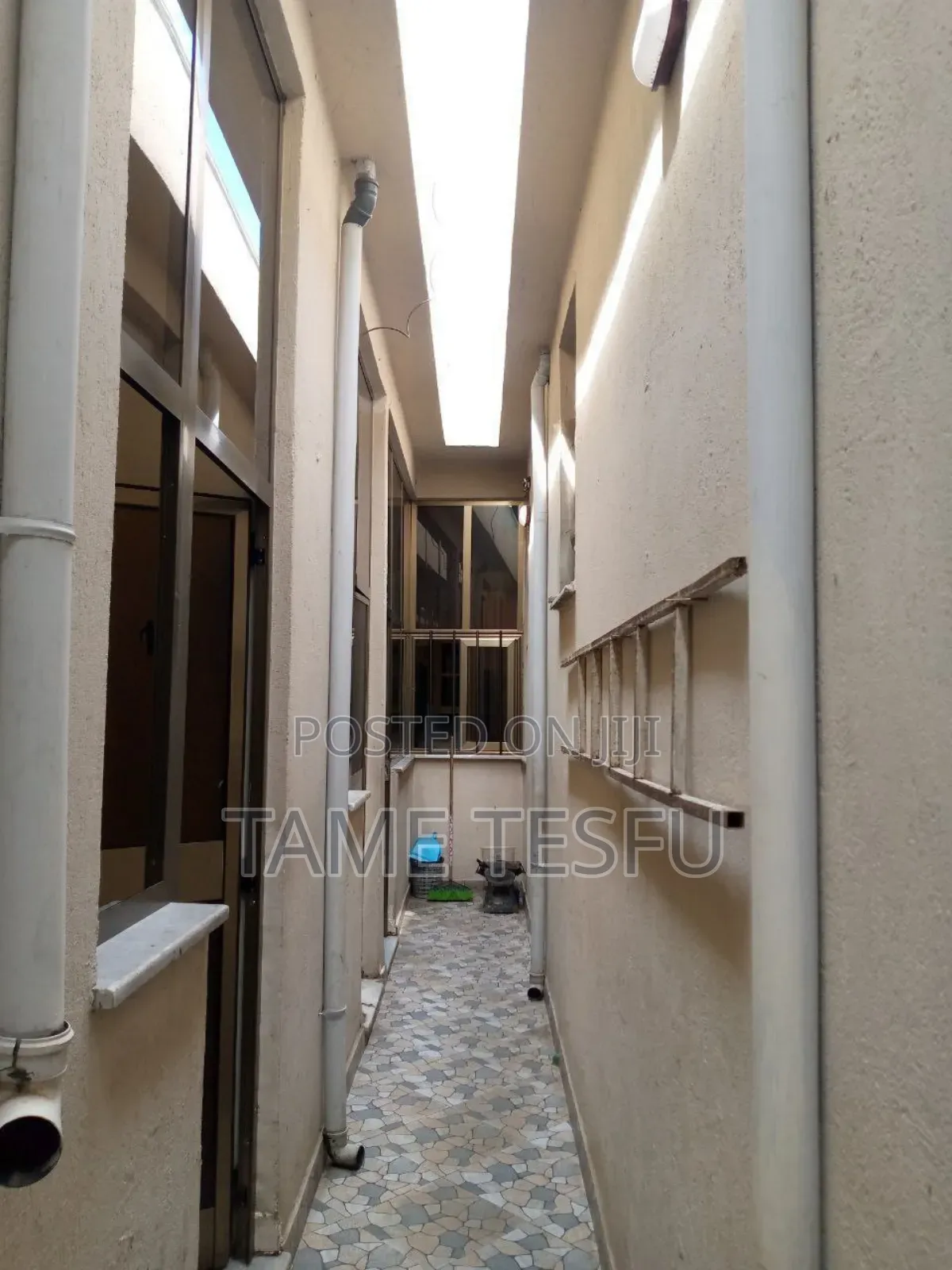 Furnished 3bdrm House in Summmit, Bole for sale