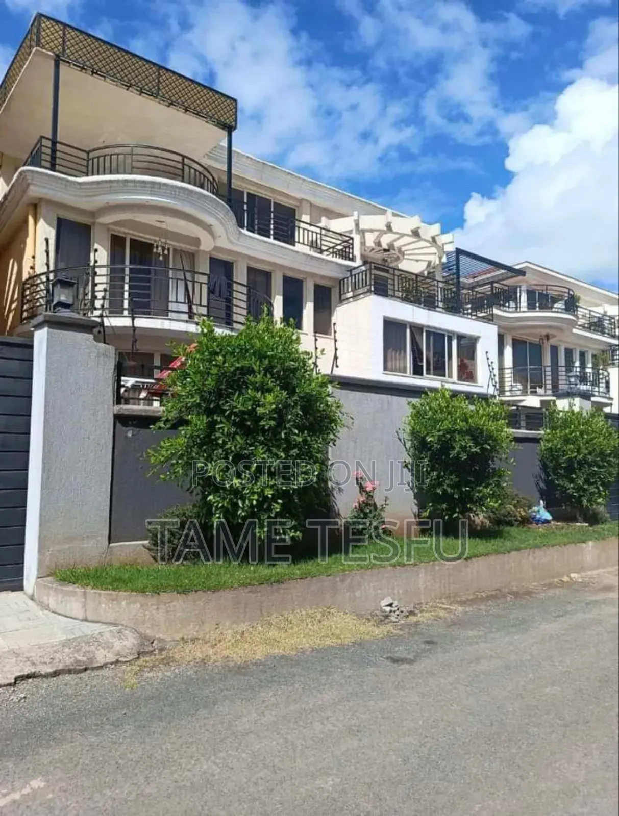 Furnished 6bdrm House in Hayat, Bole for sale