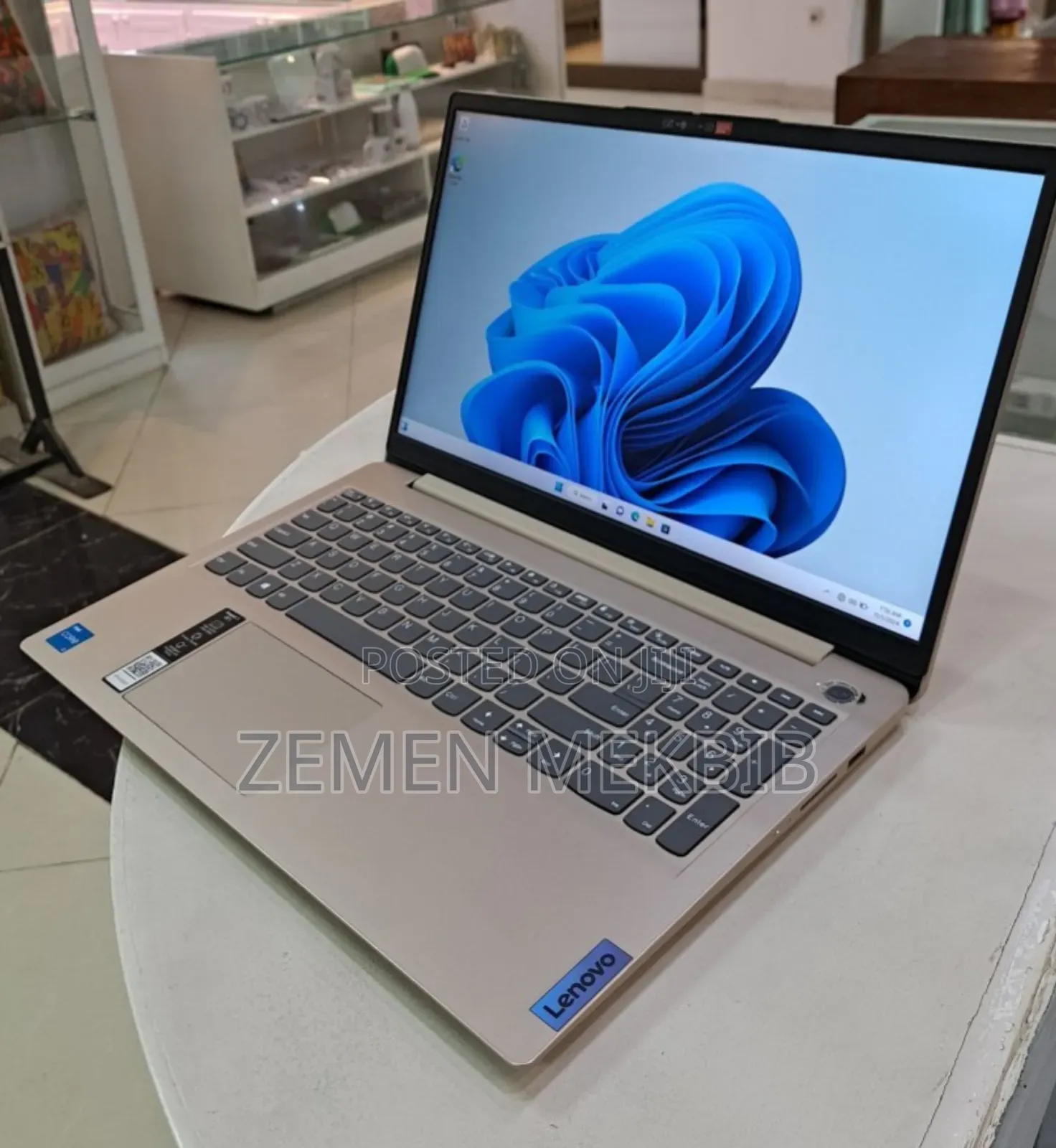 New Laptop Lenovo Ideapad 3 8GB Intel Core I3 SSD 256GB