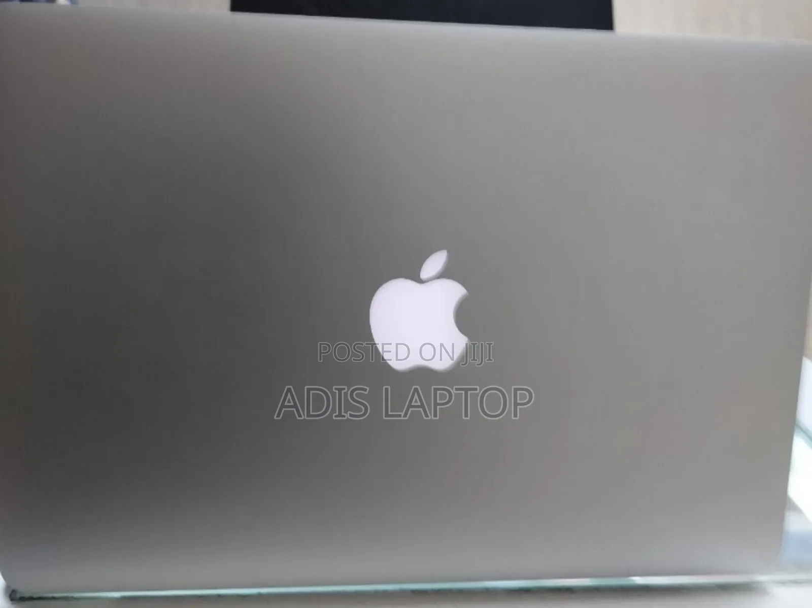 New Laptop Apple MacBook Pro 2015 8GB Intel Core I5 SSD 256GB