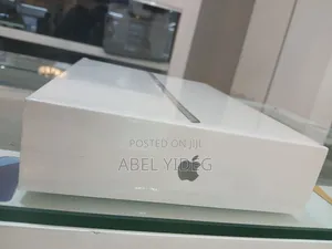 Photo - New Apple iPad 10.2 (2021) 256 GB Gray