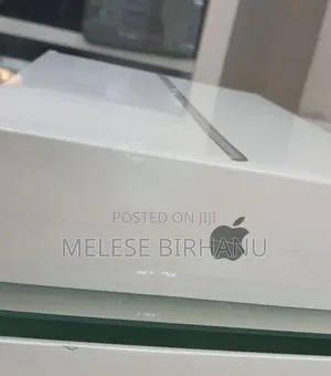 Photo - New Apple iPad 10.2 (2021) 256 GB Silver