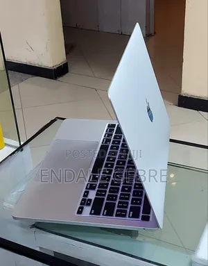 New Laptop Apple MacBook Pro 2022 M2 8GB Apple M2 SSD 512GB