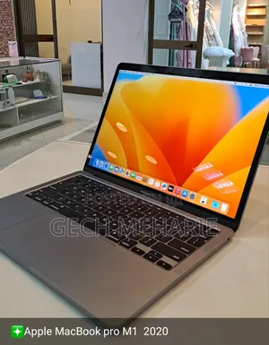 New Laptop Apple MacBook Pro 2020 M1 8GB Apple M1 Pro SSD 256GB