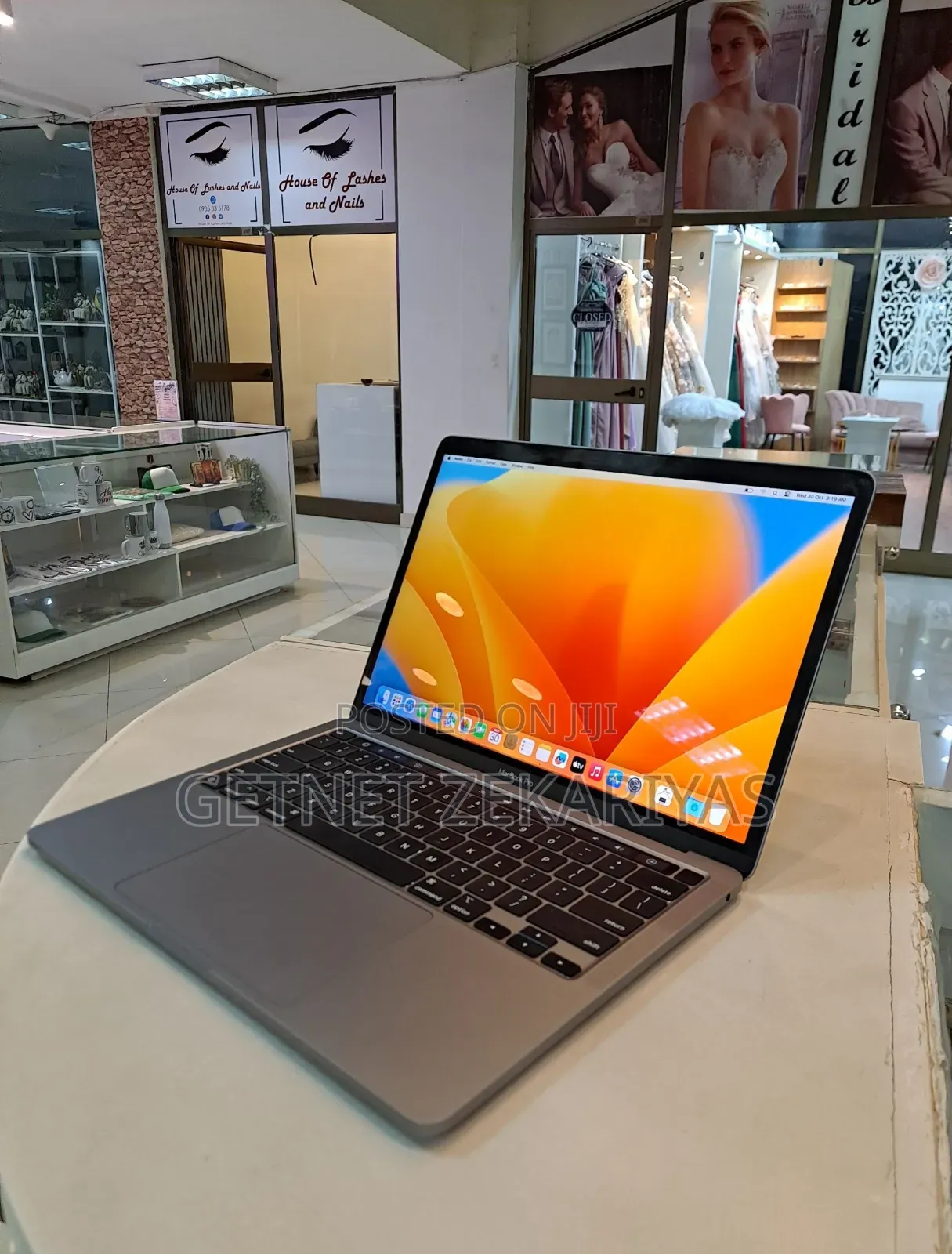 New Laptop Apple MacBook Pro M1 8GB Apple M1 Pro SSD 256GB