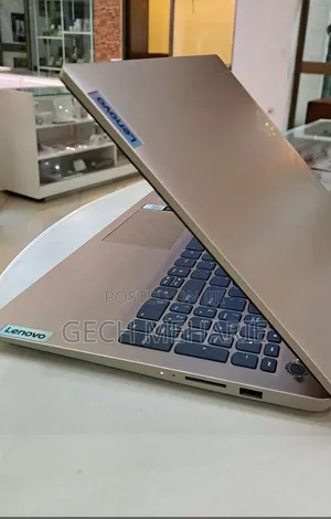 Photo - New Laptop Lenovo Ideapad 3 8GB Intel Core I3 SSD 256GB