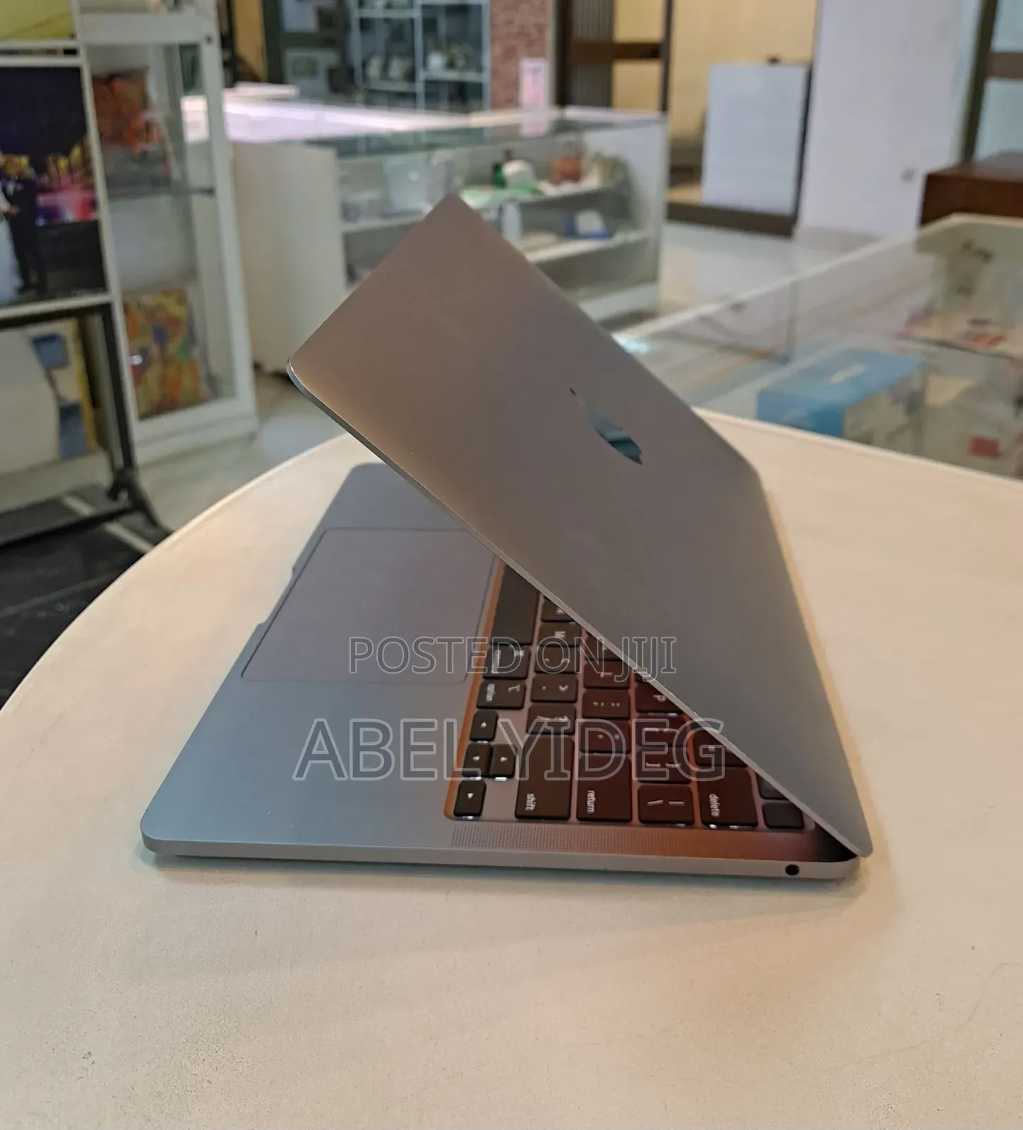 New Laptop Apple MacBook Pro M1 8GB Apple M1 SSD 256GB