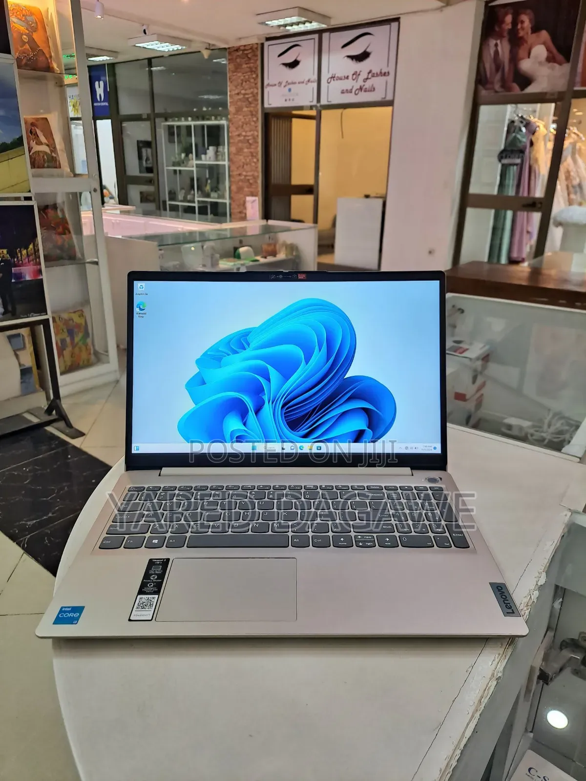New Laptop Lenovo Ideapad 3 8GB Intel Core I3 SSD 256GB