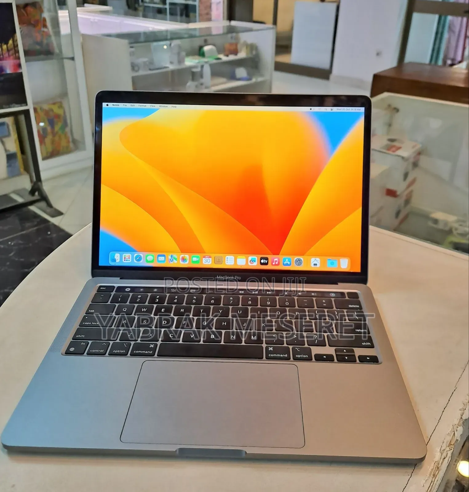 New Laptop Apple MacBook Pro M1 8GB Apple M1 Pro SSD 256GB