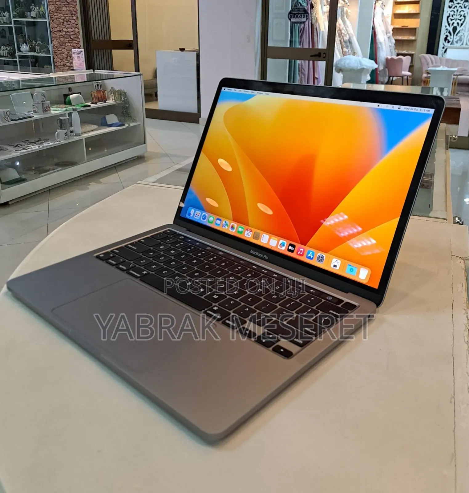 New Laptop Apple MacBook Pro M1 8GB Apple M1 Pro SSD 256GB