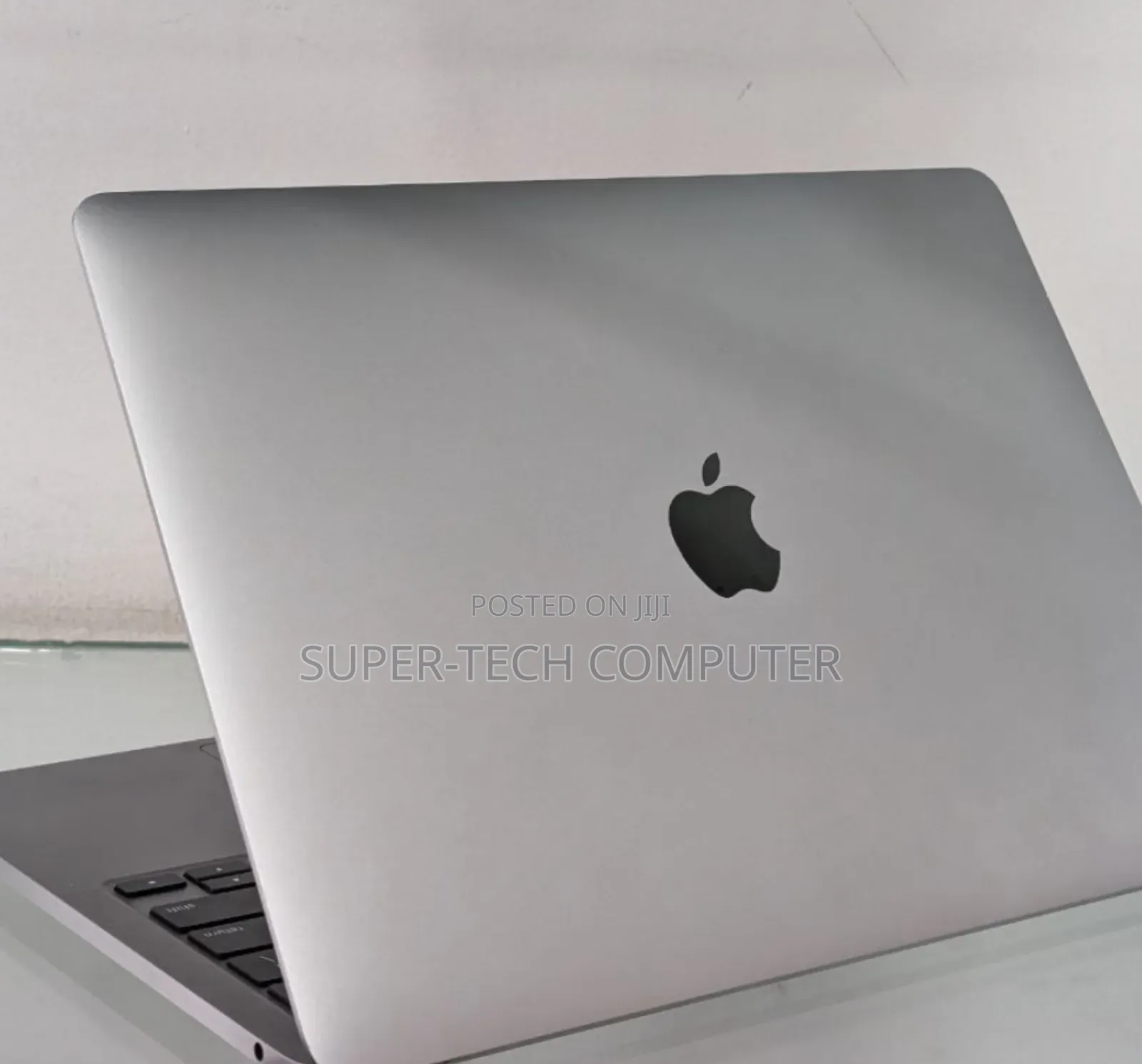 New Laptop Apple MacBook Pro 2020 M1 8GB Apple M1 SSD 512GB