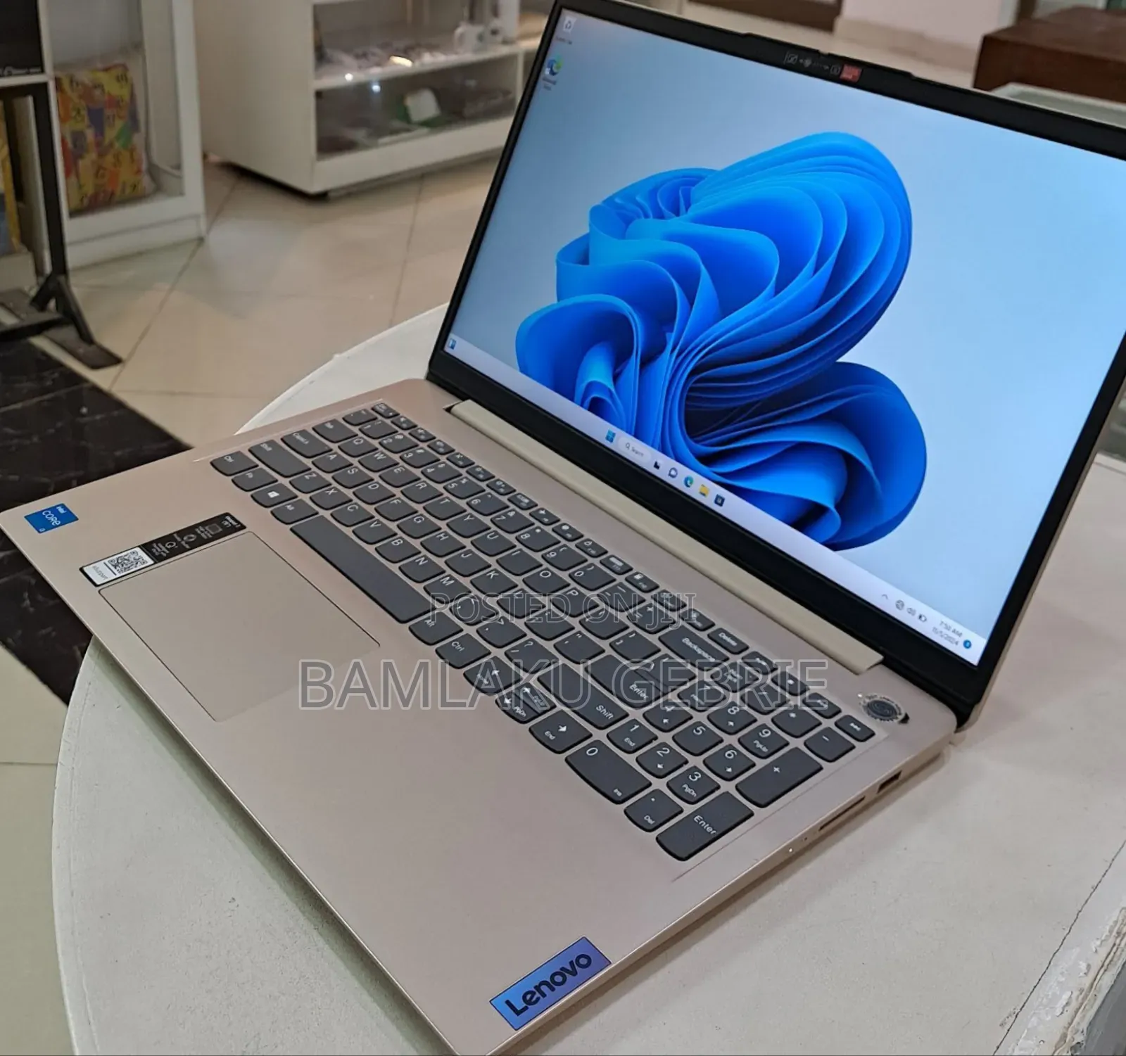 New Laptop Lenovo Ideapad 3 8GB Intel Core I3 SSD 256GB