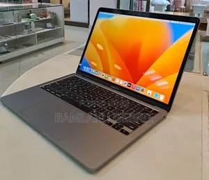 New Laptop Apple MacBook Pro M1 8GB Apple M1 Pro SSD 256GB