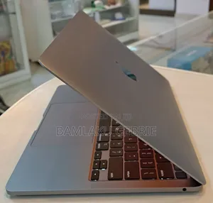 New Laptop Apple MacBook Pro M1 8GB Apple M1 Pro SSD 256GB