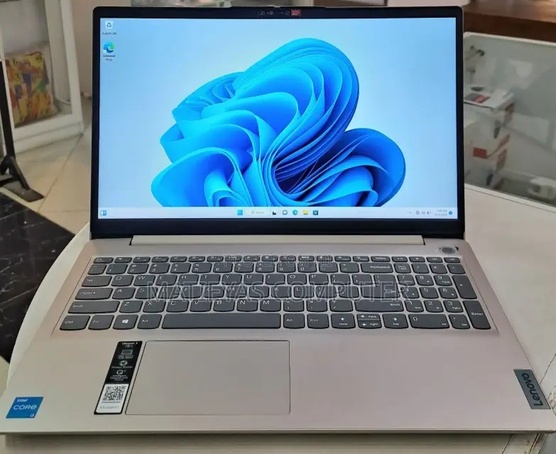 New Laptop Lenovo IdeaPad 1 8GB Intel Core I3 SSD 256GB