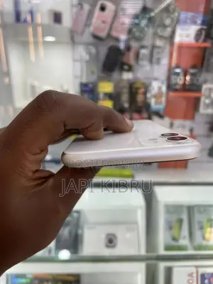 New Apple iPhone 11 128 GB White