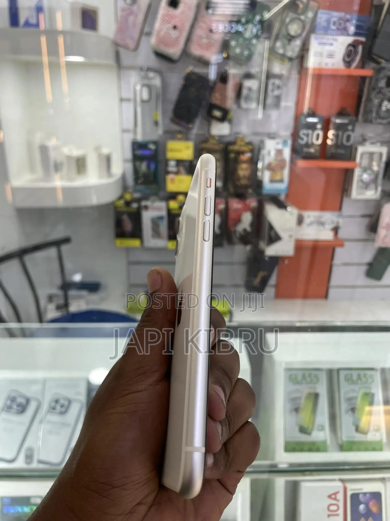 New Apple iPhone 11 128 GB White