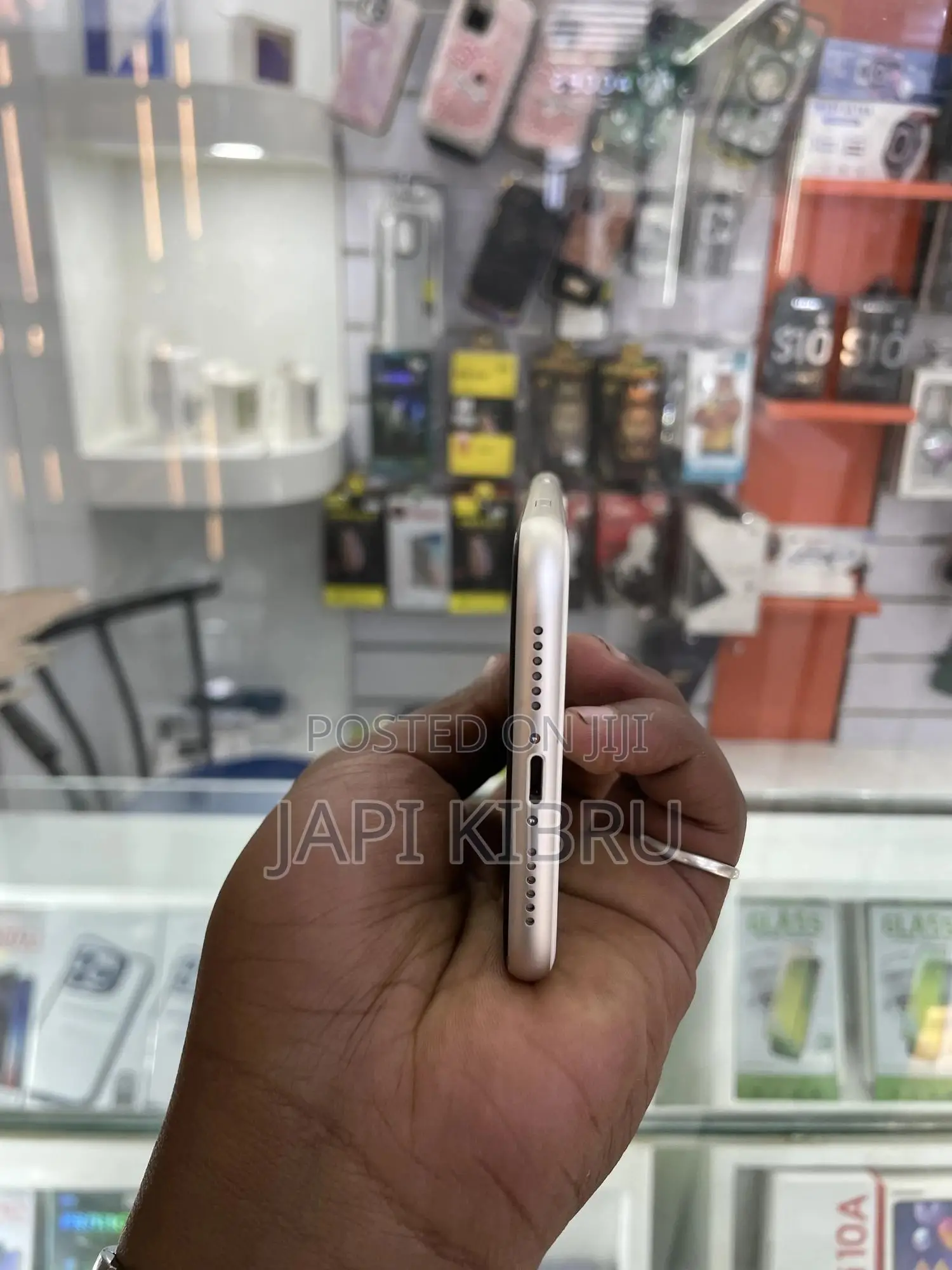 New Apple iPhone 11 128 GB White