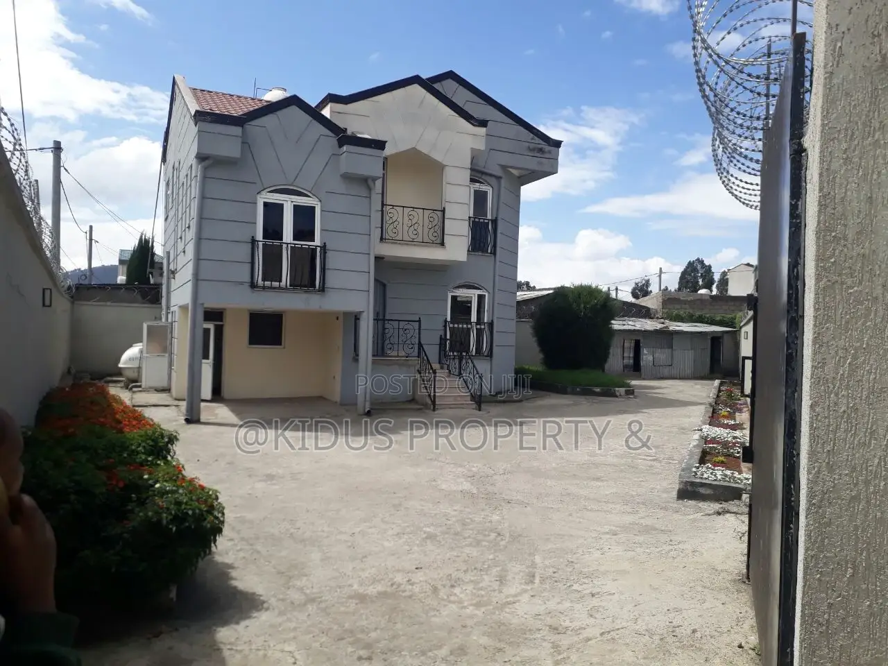 6bdrm House in Nifas Silk-Lafto for rent
