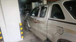 Toyota Hilux 2010 Silver